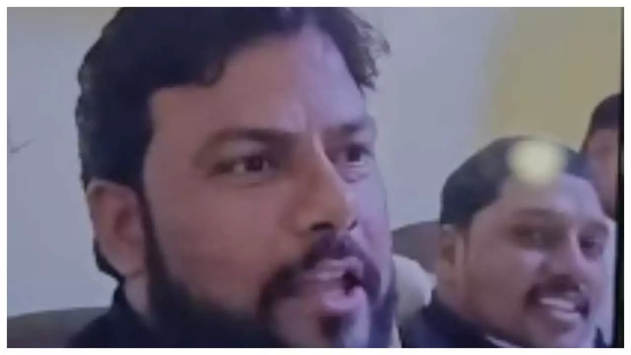 Offensive video goes viral on MLA, case registered against youth Offensive video goes viral on MLA, case registered against youth