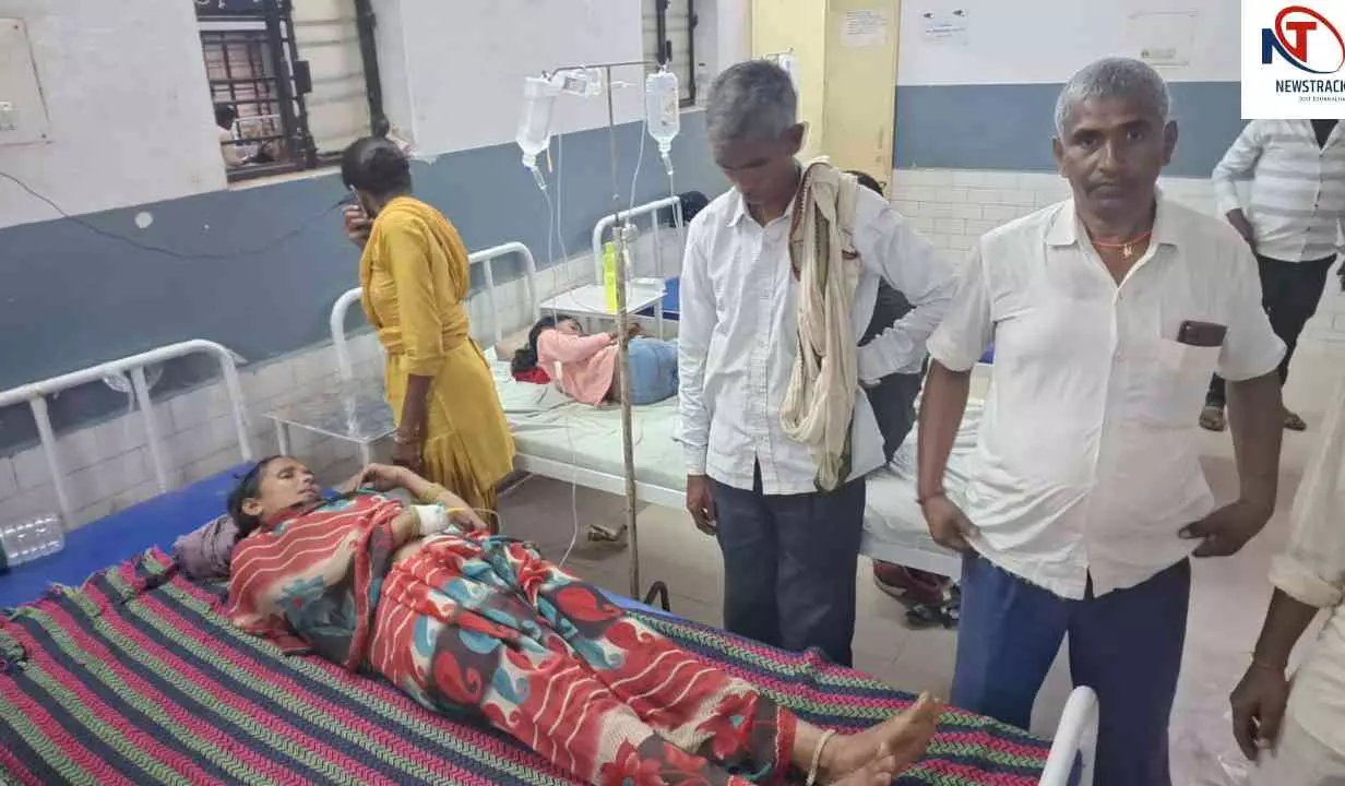 Sonbhadra News: गरजते बादलों के बीच कहर बनकर गिरी बिजली, तीन गांवों में तीन महिलाएं झुलसीं Sonbhadra News: गरजते बादलों के बीच कहर बनकर गिरी बिजली, तीन गांवों में तीन महिलाएं झुलसीं