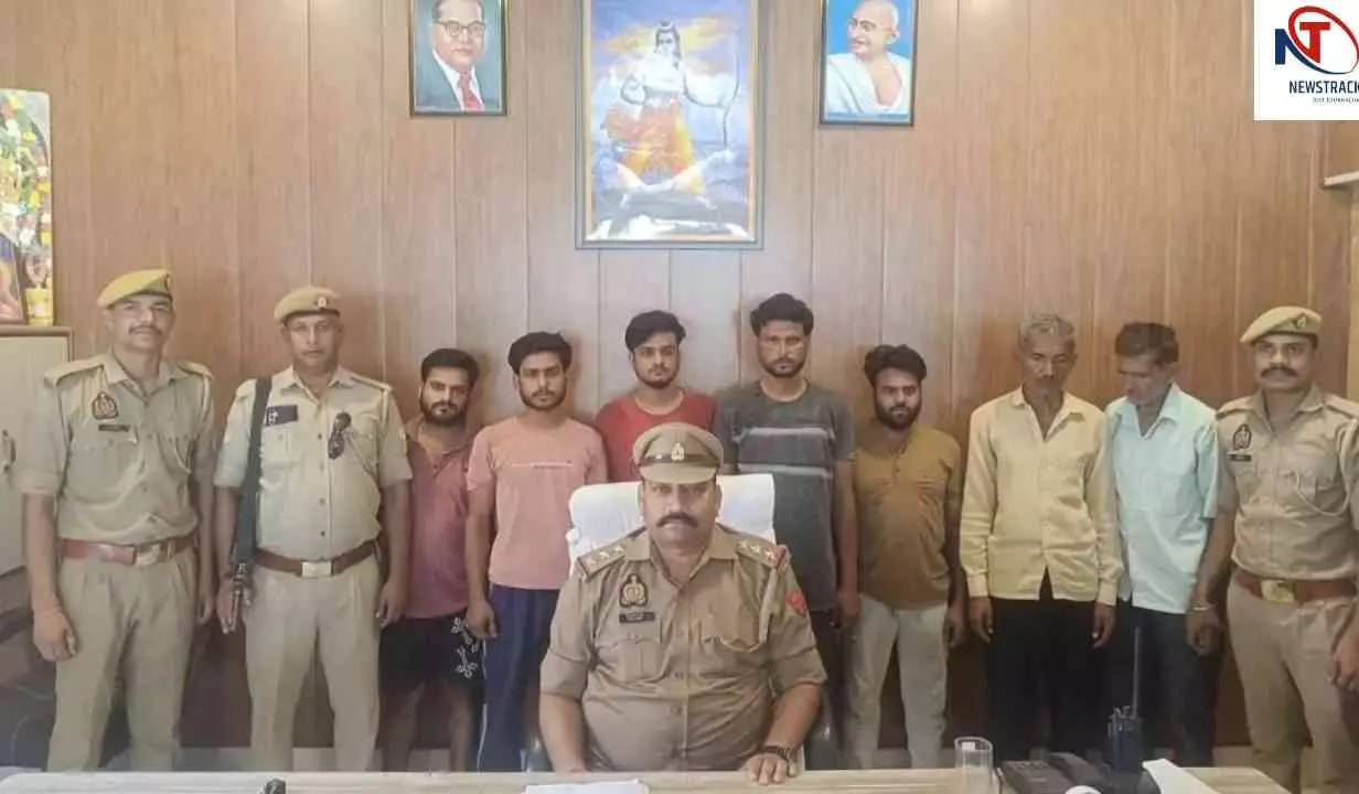Etah News: जलेसर में अवैध पशु काटने वाले सात आरोपी गिरफ्तार, एक फरार Etah News: जलेसर में अवैध पशु काटने वाले सात आरोपी गिरफ्तार, एक फरार