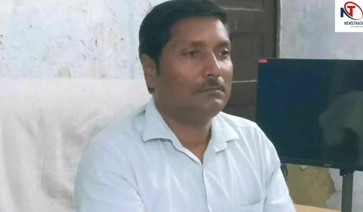 Aligarh News: खाद्य सुरक्षा व्यवस्था को मजबूत कर प्रयागराज रवाना हुए सहायक आयुक्त दीनानाथ यादव Aligarh News: खाद्य सुरक्षा व्यवस्था को मजबूत कर प्रयागराज रवाना हुए सहायक आयुक्त दीनानाथ यादव