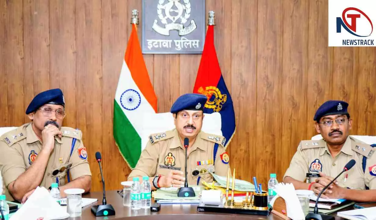 Etawah News: एसएसपी ने की अपराध समीक्षा बैठक, कानून-व्यवस्था को और मजबूत बनाने के दिए निर्देश Etawah News: एसएसपी ने की अपराध समीक्षा बैठक, कानून-व्यवस्था को और मजबूत बनाने के दिए निर्देश