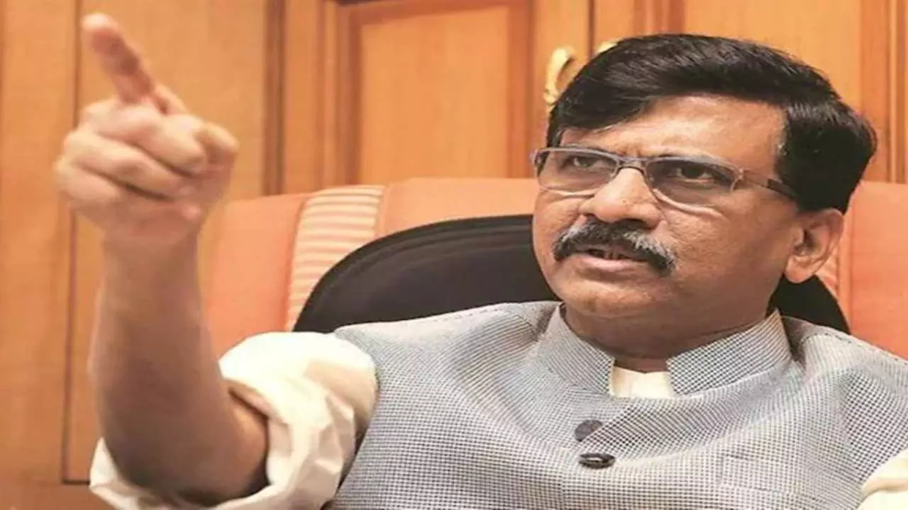 UBT Sanjay Raut: कुत्ते तो होते हैं, पर वफादार नहीं! 6 सांसदों की बगावत पर संजय राउत हुए आगबबूला, दी चेतावनी