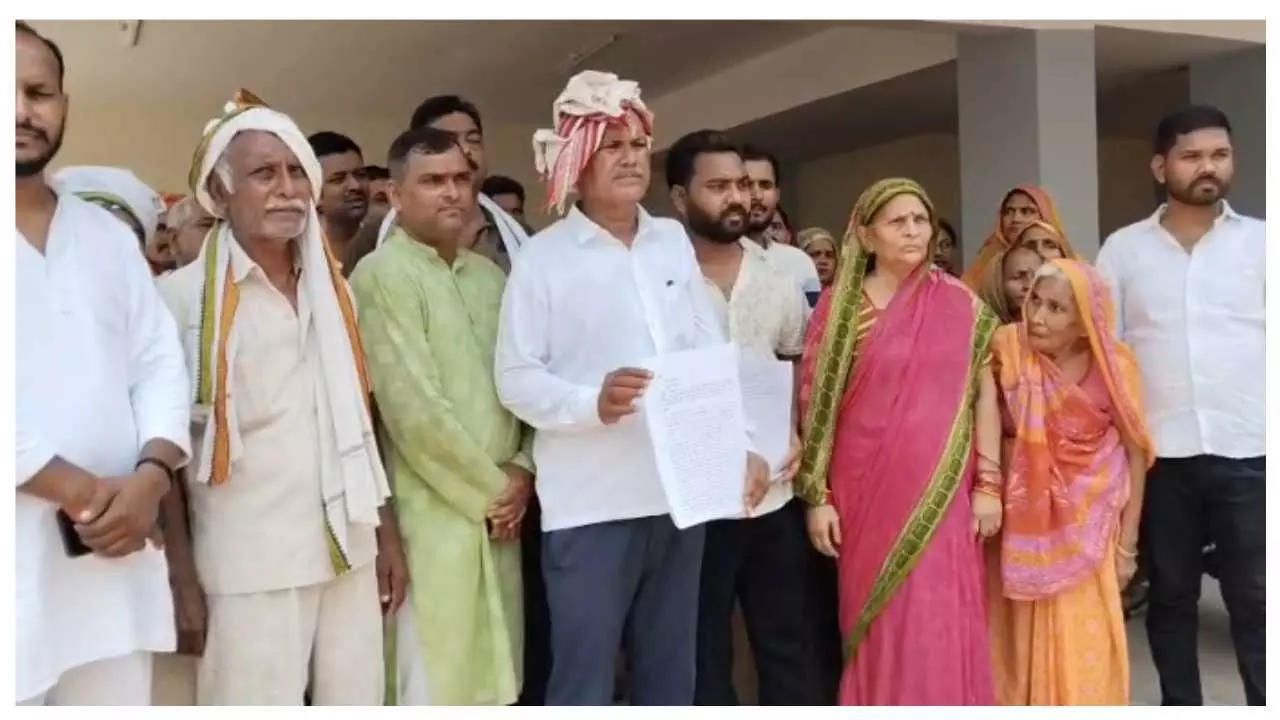Harendra Singh suicide case, villagers demand action against Akhilesh Singh