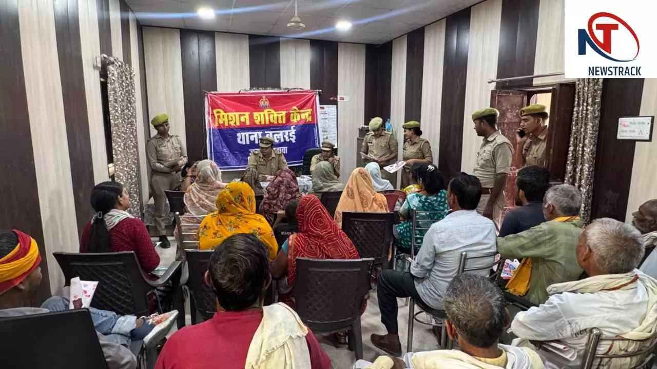 Etawah News: मिशन शक्ति 5.0 के तहत पुलिस की पहल, जागरूकता चौपाल में महिलाओं को किया सशक्त और जागरूक