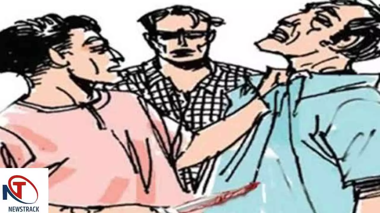 Gonda News: बैंक विवाद में युवक पर जानलेवा हमला, बाइक सवार बदमाशों ने चाकुओं से किया वार