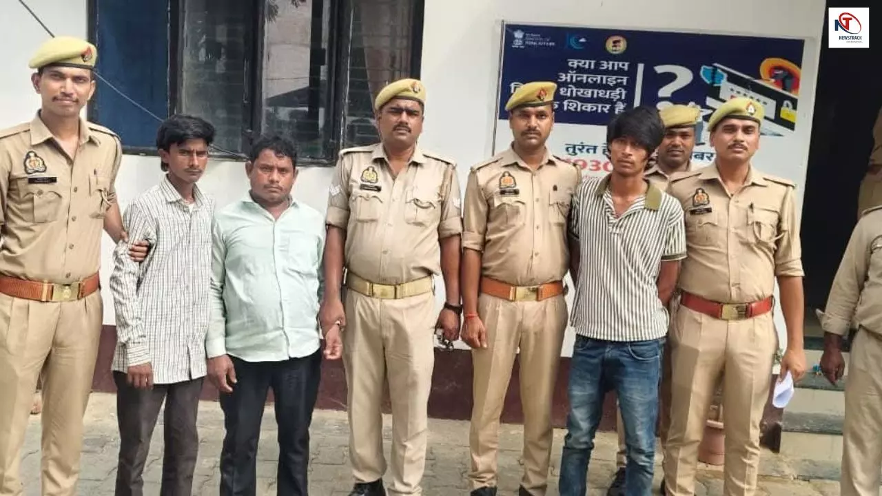 Sant kabir News: आनंद हत्याकांड का खुलासा, मुख्य आरोपी नासिर समेत तीन गिरफ्तार, इलाके में राहत Sant kabir News: आनंद हत्याकांड का खुलासा, मुख्य आरोपी नासिर समेत तीन गिरफ्तार, इलाके में राहत