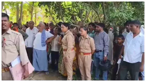 Sitapur News: प्रेमी युगल के शव पेड़ से लटके मिले, गांव में मचा हड़कंप Sitapur News: प्रेमी युगल के शव पेड़ से लटके मिले, गांव में मचा हड़कंप