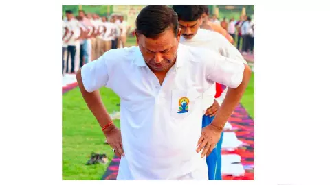 Maharajganj News: योग दिवस पर महराजगंज में केंद्रीय मंत्री पंकज चौधरी ने किया योगाभ्यास Maharajganj News: योग दिवस पर महराजगंज में केंद्रीय मंत्री पंकज चौधरी ने किया योगाभ्यास