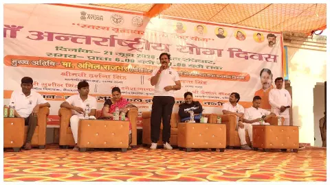 Cabinet Minister Anil Rajbhar performs yoga on International Yoga Day