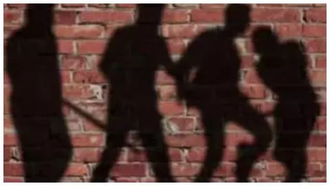 Nephews beat up elderly uncle in land dispute Nephews beat up elderly uncle in land dispute