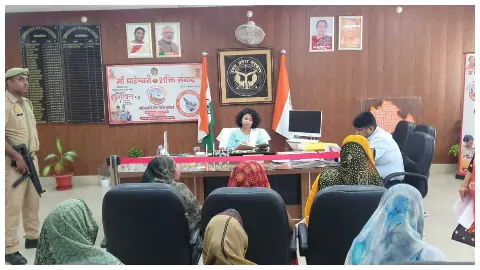 Gonda News: मां पाटेश्वरी शक्ति संवाद से महिलाओं को मिला त्वरित समाधान