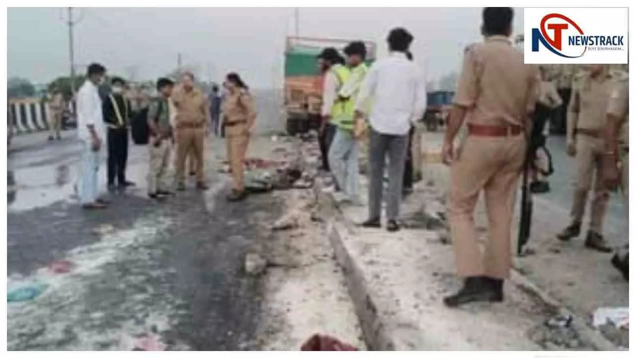 Hapur News: दिल्ली-लखनऊ हाईवे पर ट्रक का कहर, बस से उतर रहे यात्रियों को कुचला, दो की मौत
