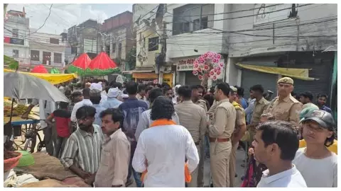 Two sides face each other over Moharram procession, police calm the situation Two sides face each other over Moharram procession, police calm the situation