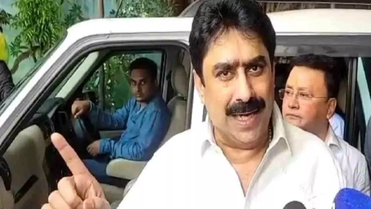 Shiv Sena MP Threatens Journalists:  जान से मार दूंगा, शिवसेना सांसद  ने पत्रकारों को दी धमकी, शिंदे बोले- तुरंत माफी मांगें