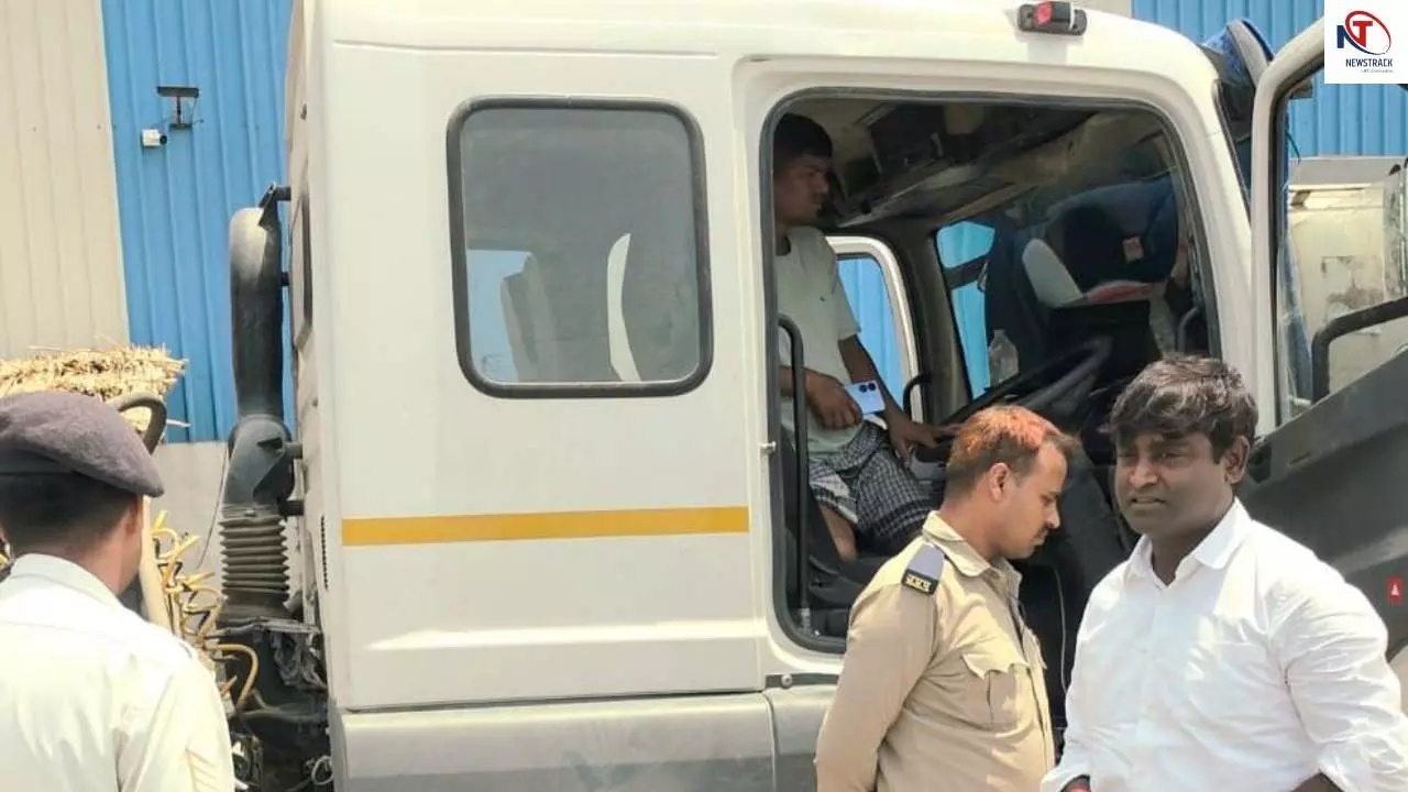 Chandauli News: ओवरलोड वाहनों पर टास्क फोर्स का बड़ा एक्शन, 1 जुलाई से अवैध स्कूली बसों पर होगी FIR