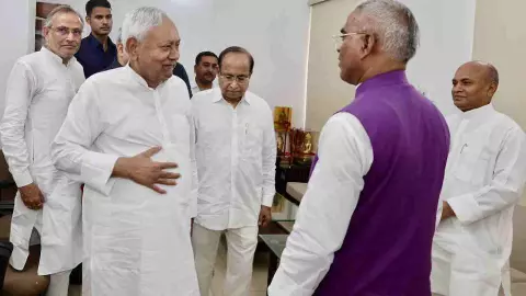 Nitish-RCP Meeting:  आरसीपी सिंह की JDU में होगी वापसी? 4 साल बाद नीतीश से मुलाकात पर गरमाई बिहार की सियासत
