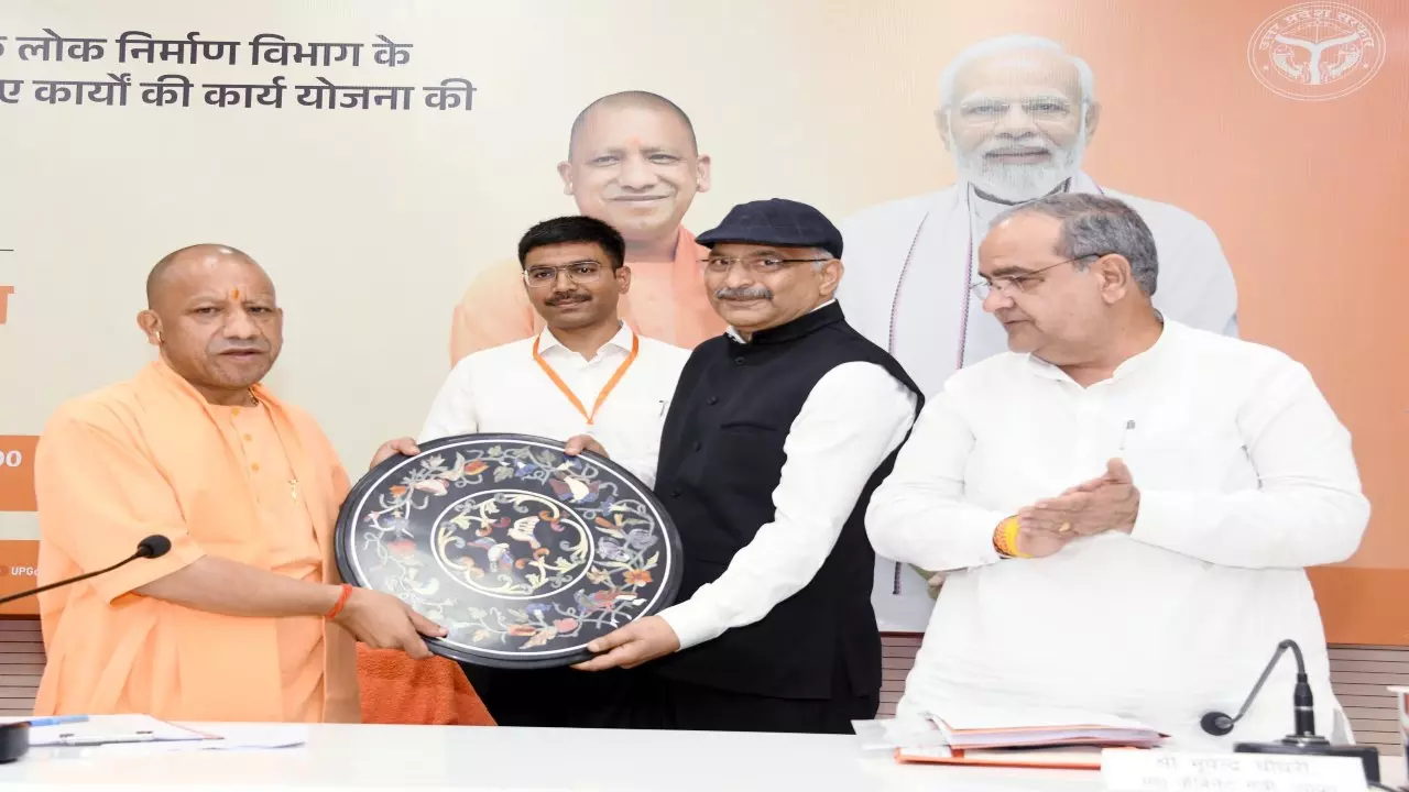 CM Yogi Agra Meeting CM Yogi Agra Meeting