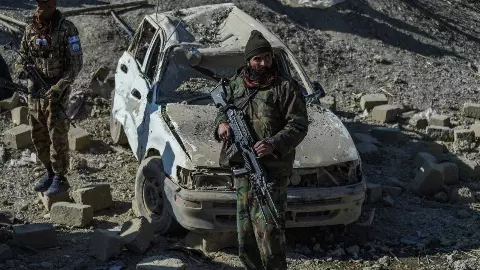 pakistan air strike in afghanistan taliban