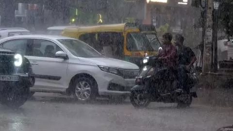 MP Weather Today: July शुरू होते ही मानसून ने पकड़ी रफ़्तार, होगी अति भारी वर्षा, 45 जिलों में गरज-चमक का अलर्ट MP Weather Today: July शुरू होते ही मानसून ने पकड़ी रफ़्तार, होगी अति भारी वर्षा, 45 जिलों में गरज-चमक का अलर्ट