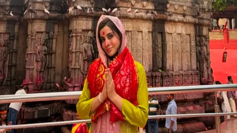 Uorfi Javed Visited Kamakhya Devi Temple Uorfi Javed Visited Kamakhya Devi Temple