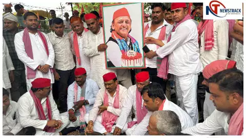 Balrampur News:  अनोखे अंदाज में मना अखिलेश यादव का जन्मदिन, आईफोन से काटा केक, मंदिर में हवन-पूजन