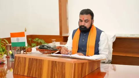 Samrat Cabinet ने खोला खजाना, एक साथ 29 प्रस्तावों को हरी झंडी, 1100 लोगों को मुफ्त में सोमनाथ यात्रा कराएगी सरकार Samrat Cabinet ने खोला खजाना, एक साथ 29 प्रस्तावों को हरी झंडी, 1100 लोगों को मुफ्त में सोमनाथ यात्रा कराएगी सरकार