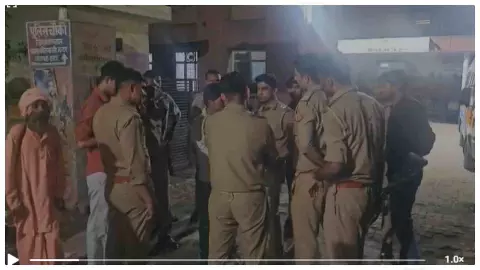 Etah News: एटा में युवक पर कथित हथगोला हमला, फायरिंग का भी आरोप; पुरानी रंजिश बताई गई वजह Etah News: एटा में युवक पर कथित हथगोला हमला, फायरिंग का भी आरोप; पुरानी रंजिश बताई गई वजह