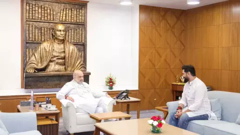अमित शाह से मिले चिराग पासवान, खोला प्रशासन का कच्चा चिट्ठा, भरत तिवारी एनकाउंटर पर की सीधी बात अमित शाह से मिले चिराग पासवान, खोला प्रशासन का कच्चा चिट्ठा, भरत तिवारी एनकाउंटर पर की सीधी बात