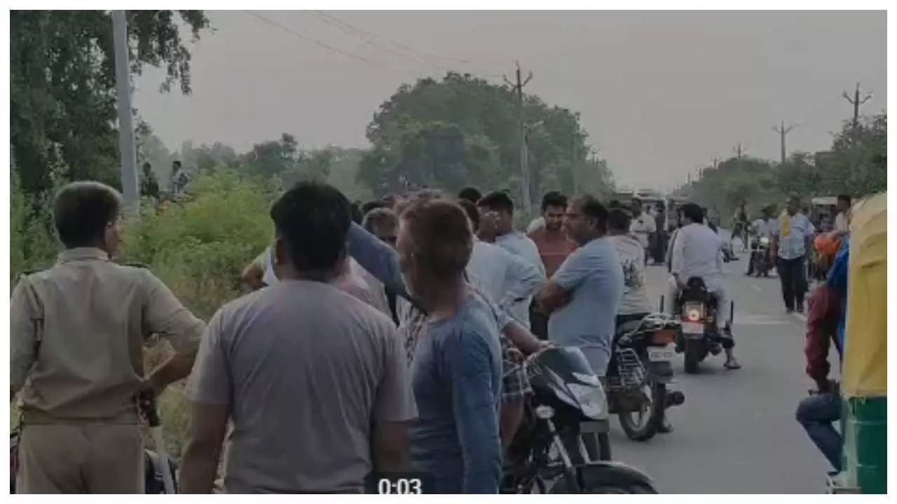 Three suspects arrested for breaking into house, two injured in police action Three suspects arrested for breaking into house, two injured in police action