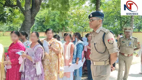 Maharajganj News: UP-TET परीक्षा शांतिपूर्ण संपन्न, अपर पुलिस अधीक्षक ने केंद्रों का किया निरीक्षण Maharajganj News: UP-TET परीक्षा शांतिपूर्ण संपन्न, अपर पुलिस अधीक्षक ने केंद्रों का किया निरीक्षण