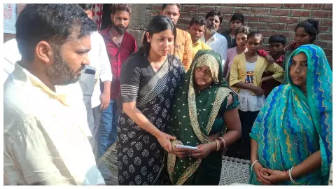 Innocent child murder Case MP Priya Saroj meets victims family, demands strict action