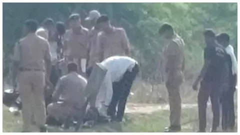 Body of unidentified youth found hanging from tree, widespread sensation in area Body of unidentified youth found hanging from tree, widespread sensation in area