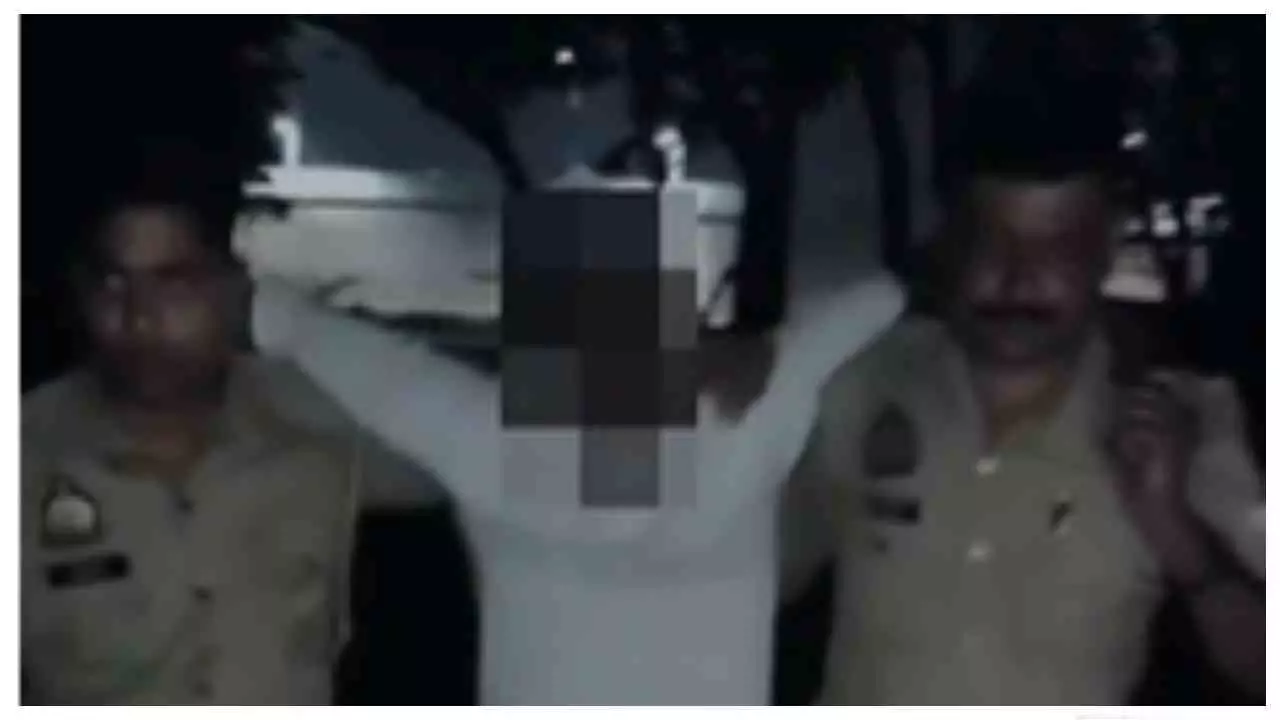 Firozabad News: पुलिस मुठभेड़ में टप्पेबाजी गैंग के चार बदमाश गिरफ्तार, दो के पैर में लगी गोली Firozabad News: पुलिस मुठभेड़ में टप्पेबाजी गैंग के चार बदमाश गिरफ्तार, दो के पैर में लगी गोली