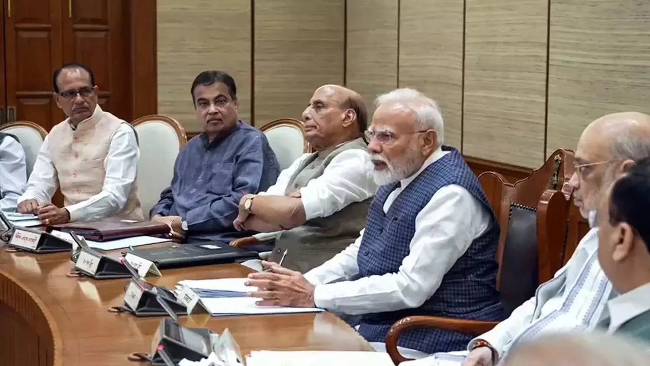 मोदी की नई कैबिनेट में लॉयल्टी-परफॉर्मेंस फार्मूला! रिटायर्ड अफसरों का दिखेगा दबदबा, लिस्ट में इन दिग्गजों का नाम