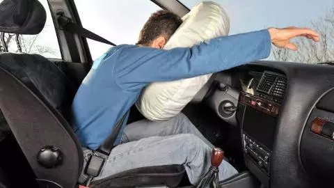 How car airbags work during an accident and deploy in 0.03 seconds 2026 How car airbags work during an accident and deploy in 0.03 seconds 2026