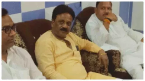 Chandauli News: नगर पंचायत प्रतिनिधि बनते ही भ्रष्टाचार के आरोप लगाने वाले पूर्व चेयरमैन के बदले सुर Chandauli News: नगर पंचायत प्रतिनिधि बनते ही भ्रष्टाचार के आरोप लगाने वाले पूर्व चेयरमैन के बदले सुर