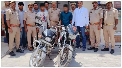 Theft kidnappers revealed, two accused arrested, two bikes and Rs 10,000 recovered