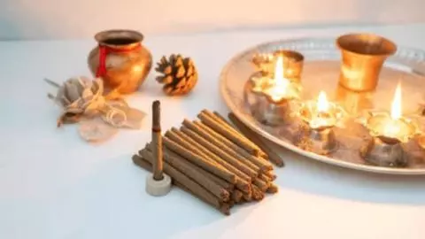 Dhoop Deep Jalane Ke Fayde amazing benefits of lightening diya and incense