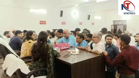 Bareilly News: शीशगढ़ में प्रस्तावित नुमाइश का विरोध, लोगों ने एसडीएम को सौंपा शिकायती पत्र