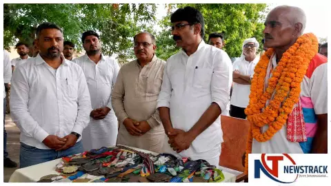 Jaunpur News: रोहित यादव ने बढ़ाया जौनपुर का मान, घर पहुंचे जगदीश सोनकर, संघर्ष की कहानी आई सामने