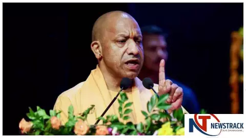 UP News: सुल्तानपुर में सीएम योगी का विपक्ष पर हमला, राम मंदिर मुद्दे पर बोले- दोहरा चरित्र स्वीकार नहीं