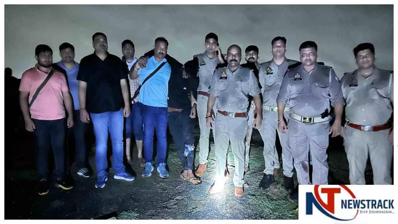 Jhansi News: लूटकांड का पुलिस एनकाउंटर में खुलासा, दो बदमाश गिरफ्तार, ₹1.49 लाख बरामद Jhansi News: लूटकांड का पुलिस एनकाउंटर में खुलासा, दो बदमाश गिरफ्तार, ₹1.49 लाख बरामद
