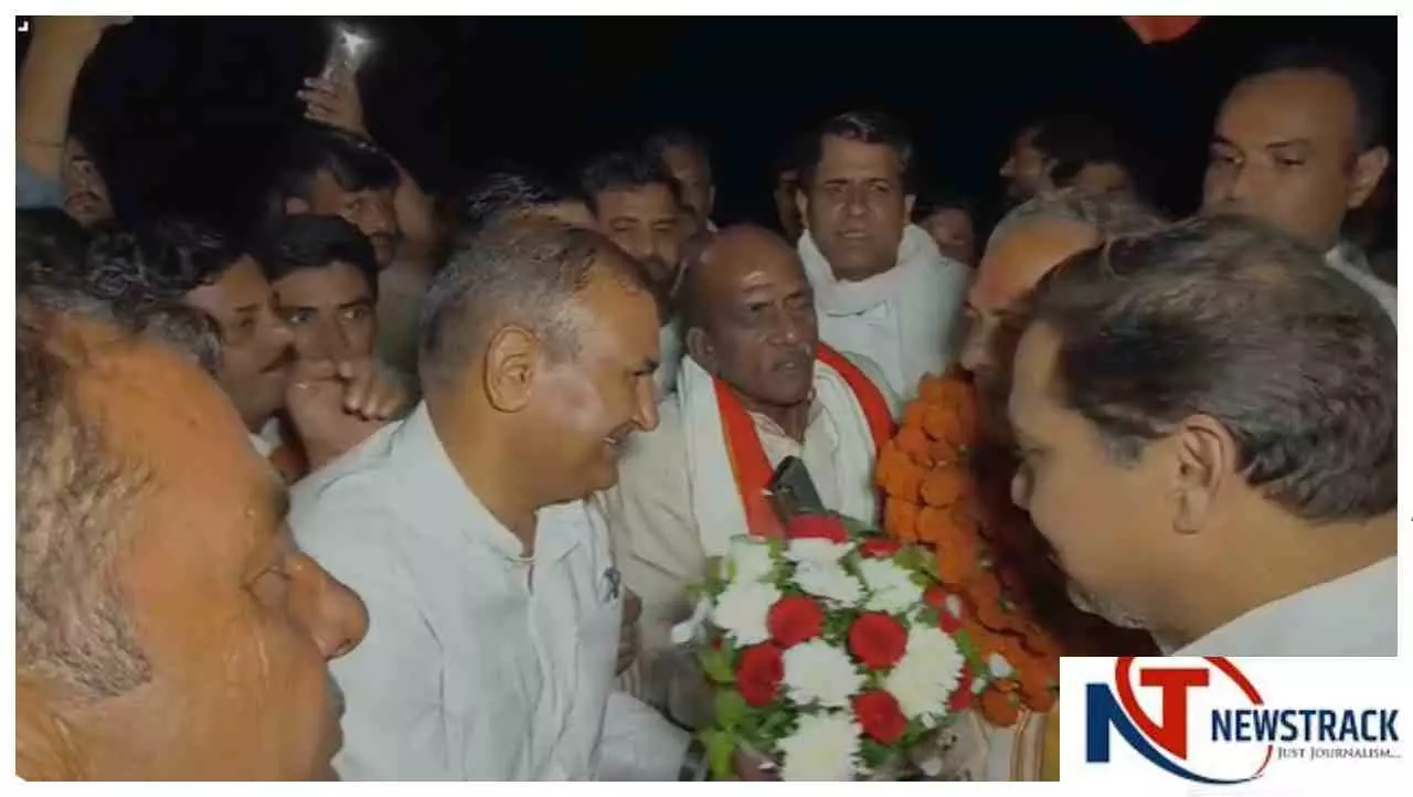Baghpat Newsबसपा की जातीय अपील पर भाजपा का पलटवार, नवाब सिंह नागर बोले- सबको साथ लेकर चलती है पार्टी Baghpat Newsबसपा की जातीय अपील पर भाजपा का पलटवार, नवाब सिंह नागर बोले- सबको साथ लेकर चलती है पार्टी