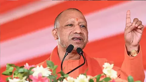 cm yogi adityanath attacks in congress sp