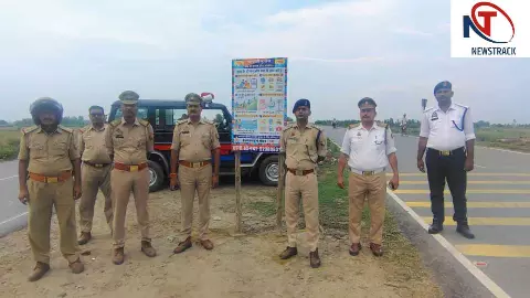 Shravasti News: बाढ़ सुरक्षा अभियान तेज, राप्ती नदी किनारे चेतावनी बोर्ड लगाकर पुलिस ने किया जागरूक Shravasti News: बाढ़ सुरक्षा अभियान तेज, राप्ती नदी किनारे चेतावनी बोर्ड लगाकर पुलिस ने किया जागरूक