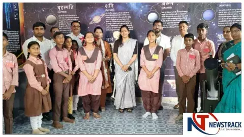 Shravasti News: श्रावस्ती में स्कूल चलो अभियान शुरू, डीएम ने बच्चों को बांटे बैग-किताबें, लैब का उद्घाटन Shravasti News: श्रावस्ती में स्कूल चलो अभियान शुरू, डीएम ने बच्चों को बांटे बैग-किताबें, लैब का उद्घाटन