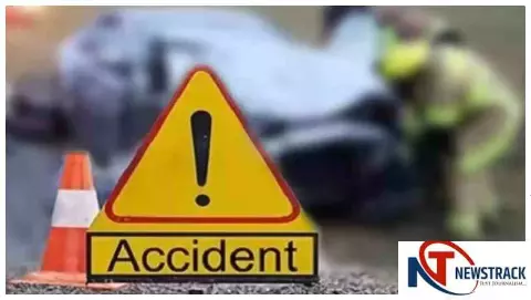 Etah News: एटा में शादी का सामान लेकर लौट रहे युवक की सड़क हादसे में मौत, साथी गंभीर घायल Etah News: एटा में शादी का सामान लेकर लौट रहे युवक की सड़क हादसे में मौत, साथी गंभीर घायल