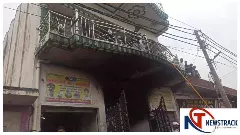 Etah News: अलीगंज में दो मंजिला मकान में भीषण आग, 6 दुकानें और 5 वाहन जले, लाखों का नुकसान Etah News: अलीगंज में दो मंजिला मकान में भीषण आग, 6 दुकानें और 5 वाहन जले, लाखों का नुकसान