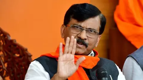 शरद पवार-शिंदे की मुलाकात से क्यों बौखलाए संजय राउत? बोले- गद्दारों की चौखट पर... शरद पवार-शिंदे की मुलाकात से क्यों बौखलाए संजय राउत? बोले- गद्दारों की चौखट पर...