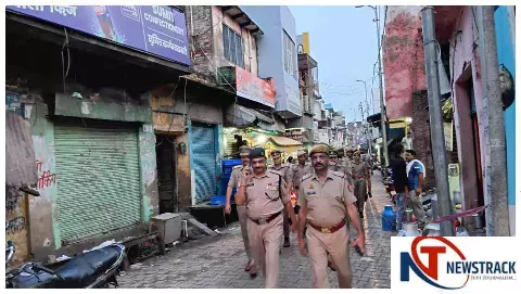 Aligarh News: पुलिस का सड़क पर सख्त एक्शन, हूटर-सायरन और ट्रिपल राइडिंग वालों पर शिकंजा Aligarh News: पुलिस का सड़क पर सख्त एक्शन, हूटर-सायरन और ट्रिपल राइडिंग वालों पर शिकंजा